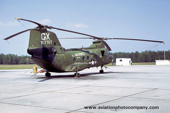 USMC HMT-204 Vertol CH-46F Sea Knight 157707/GX-22 (1975)