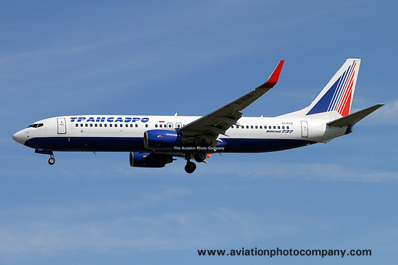 Transaero Boeing 737-800 EI-RUB at Heathrow (2015)