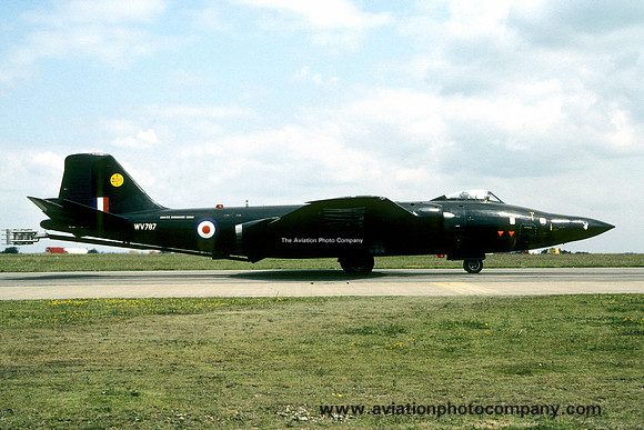 RAF A&AEE English Electric Canberra B.2 (modified) WV787 (1981)