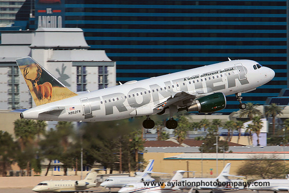 Frontier Airlines Airbus A319-100 N952FR at Las Vegas IAP (2014)