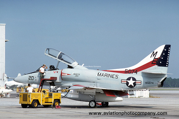 USMC VMA-142 Douglas TA-4J Skyhawk 155074/MB-20 at NAS Atlanta (1976)