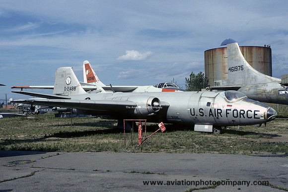 USAF Kansas ANG Martin B-57A Canberra 52-1488 displayed at Bradley (1981)