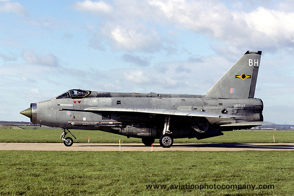 RAF 11 Squadron English Electric Lightning F.6 XR727/BH (1988)