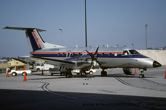 Skywest Embraer Brasilia N205SW (1999)