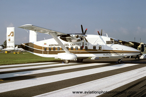 Aeronaves del Centro Short SD-330 G-BHYL at Farnborough (1980)
