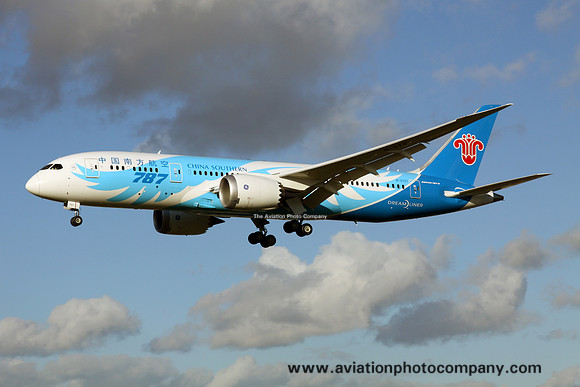 China Southern Boeing 787-8 B-2727 at London Heathrow (2013)