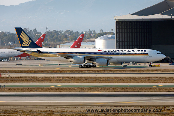 Singapore Airlines Airbus A340-500 9V-SGA at Los Angeles IAP (2012)
