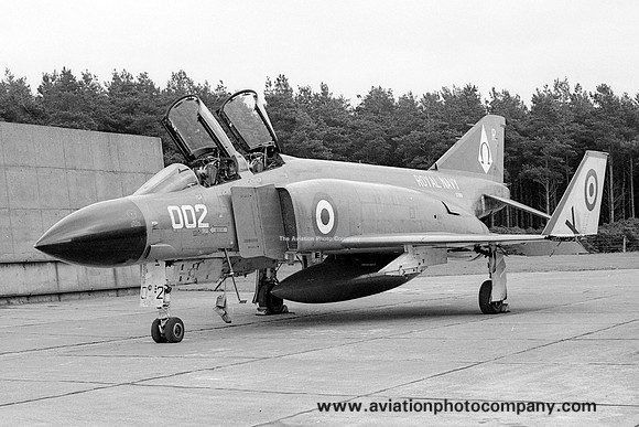 Royal Navy 892 Squadron McDonnell F-4K Phantom FG.1 XT869/R002 (1973)