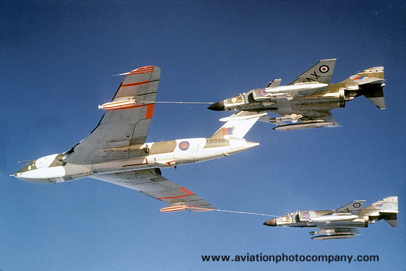 RAF Handley Page Victor B(K).1A XA936 with two 29 Squadron McDonnell F-4M Phantom FGR.2s