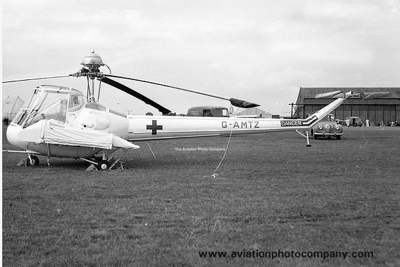 Saro Skeeter G-AMTZ with ambulance pods