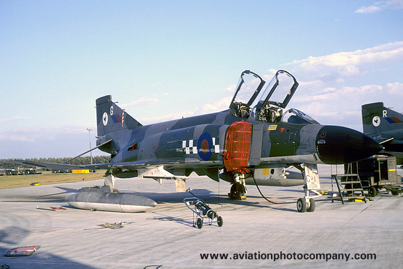 RAF 43 Squadron McDonnell F-4K Phantom FG.1 XV587/G (1982)