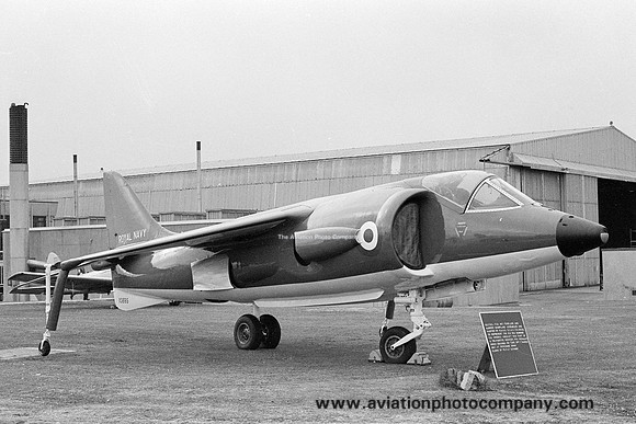 Royal Navy SAH Hawker Siddeley Kestrel XS595 (1979)