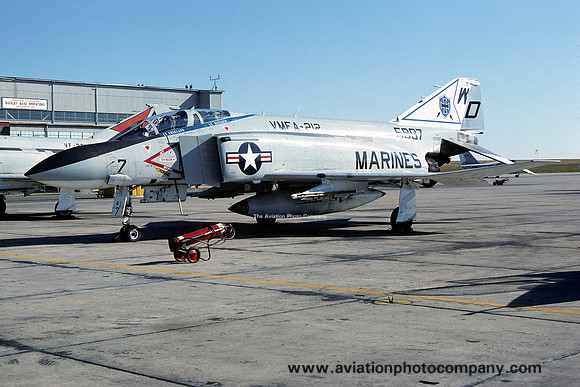 USMC VMFA-212 McDonnell F-4J Phantom 155887/WD-7 (1975)