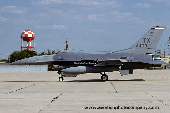 USAF AFRC 457 General Dynamics F-16C 85-1468/TX (2001)