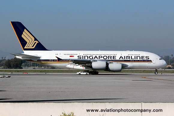 Singapore Airlines Airbus A380-800 9V-SKN at Los Angeles IAP (2013)