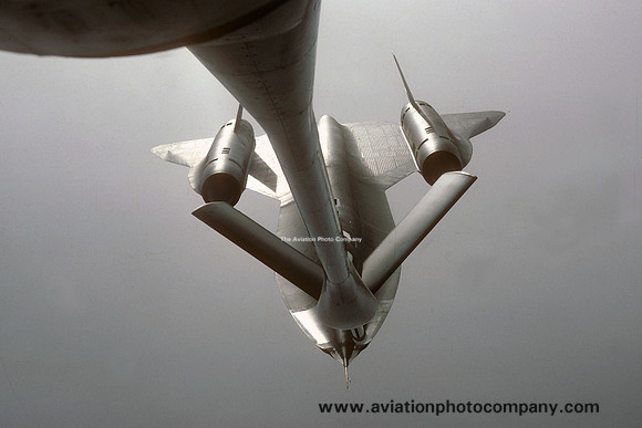 USAF 9 SRW Lockheed SR-71A Blackbird 61-7960 over the North Sea (1986)