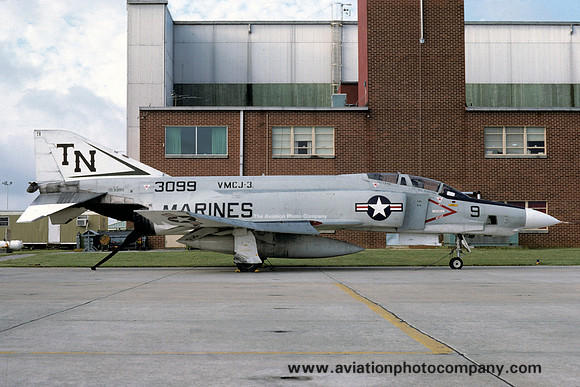 USMC VMCJ-3 McDonnell RF-4B Phantom 153099/TN-9 (1975)