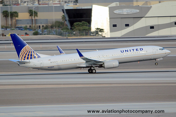 United Airlines Boeing 737-900 N64809 at Las Vegas IAP (2014)
