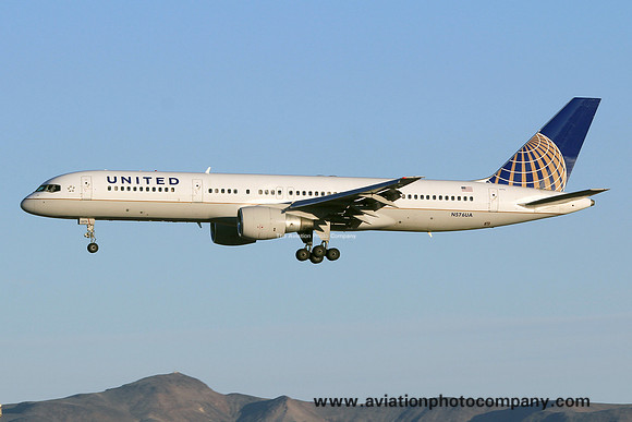 United Airlines Boeing 757-200 N576UA at Las Vegas IAP (2014)