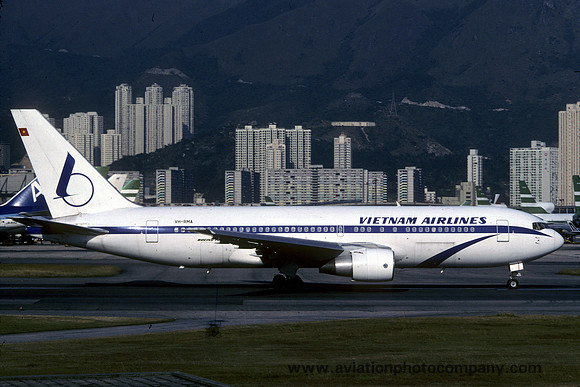 Vietnam Airlines Boeing 767-200ER VH-RMA at Hong Kong Kai Tek (1994)