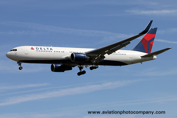 Delta Airlines Boeing 767-300 N1607B at London Heathrow (2015)