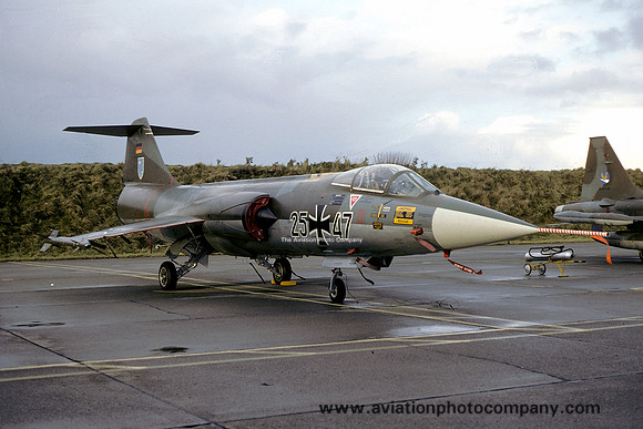 West Germam AF WS10 Lockheed F-104G Starfighter 25+47 (1979)