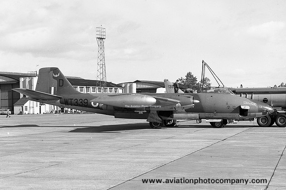 RAF 14 Squadron English Electric Canberra B(I).8 WT339 (1969)