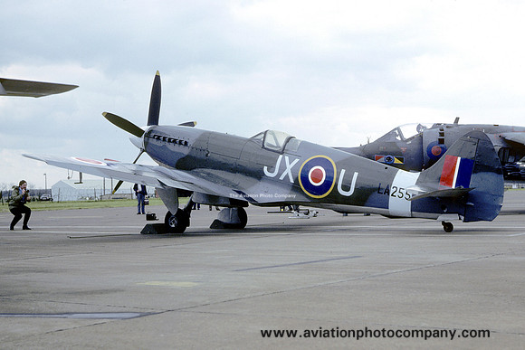 RAF Supermarine Spitfire 22 LA255/JX-U at RAF Wittering (1981)