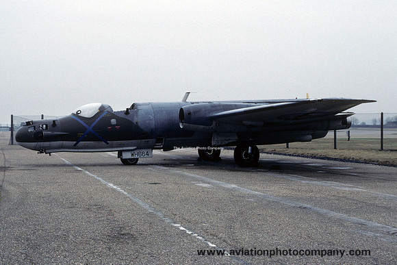 RAF English Electric Canberra T.17 WH664 stored at RAF Wyton (1992)