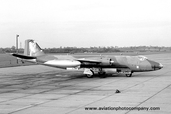 RAF 6 Squadron English Electric Canberra B.16 WJ776 (1968)