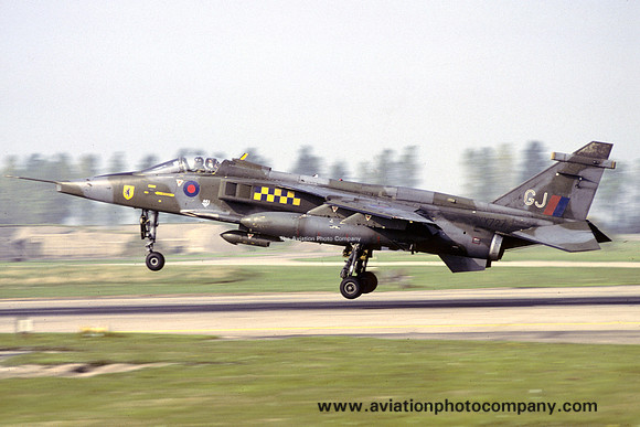 RAF 54 Squadron SEPECAT Jaguar GR.1 XX727/GJ (1982)