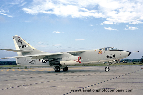 US Navy VAQ-208 Douglas KA-3B Skywarrior 142248/AF-654 (1973)
