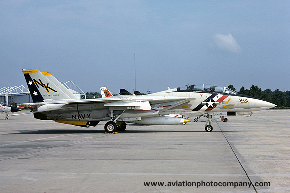 US Navy VF-2 Grumman F-14A Tomcat 158987/NK-201 (1975)