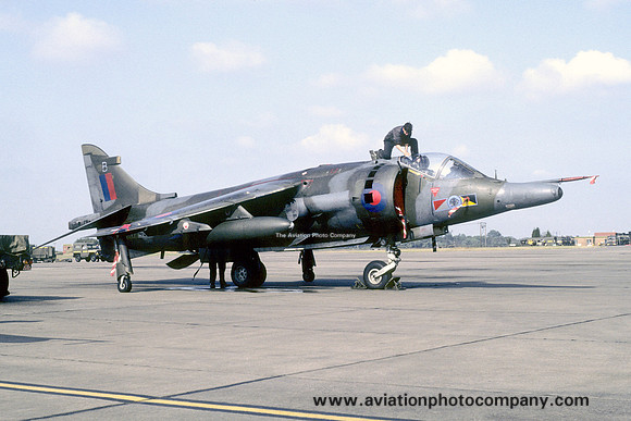 RAF 233 OCU HS Harrier GR.3 XV748/B (1981)