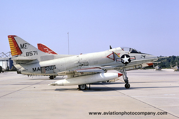 USMC VMA-133 Douglas A-4C Skyhawk 148571/ME-14 (1973)