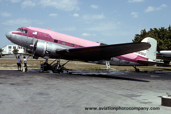 Floridian Air Cargo Douglas C-47 Dakota N123DZ (1999)