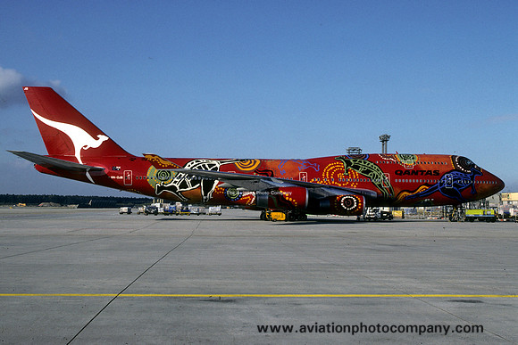 Qantas Boeing 747-400 VH-OJB 'Wunala Dreaming' (1994)