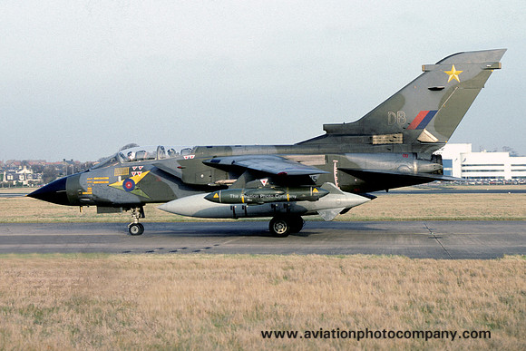 RAF 31 Squadron Panavia Tornado GR.1 ZD715/DB (1992)
