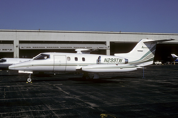 Ameristar Learjet 24D N299TW (1999)