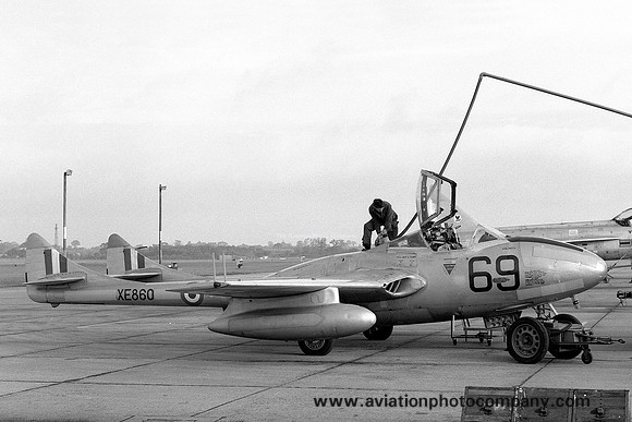 RAF 3 CAACU De Havilland Vampire T.11 XE860/69 (1968)