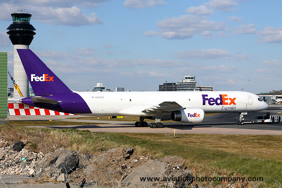 FedEx Express Boeing 757-200F N923FD at Manchester (2013)