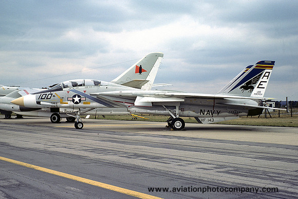 US Navy VF-143 Grumman F-14A Tomcat 159434/AE-100 (1976)
