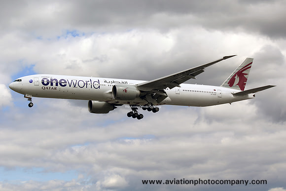 Qatar Airways Boeing 777-300ER A7-BAF at London Heathrow (2015)