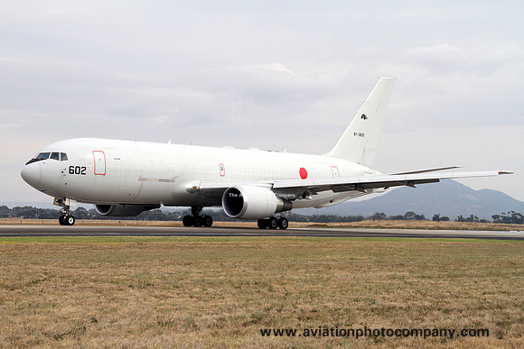 JASDF 404 Hikotai Boeing KC-767J 87-3602 at the Avalon Airshow (2013)
