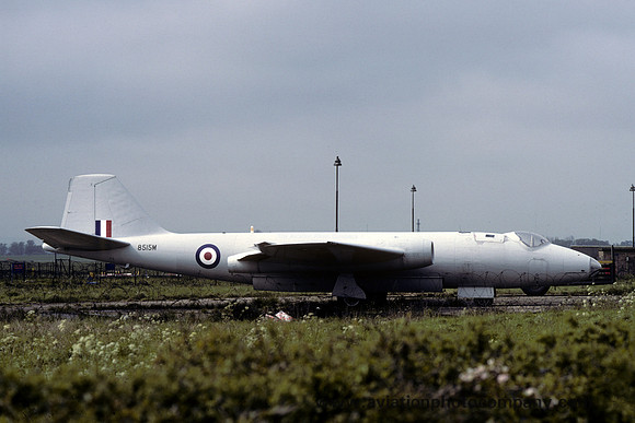RAF English Electric Canberra B.2 8515M dumped at Abingdon (1981)