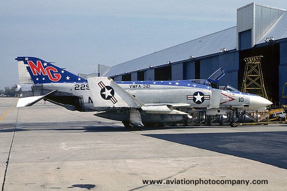 USMC VMFA-321 McDonnell F-4B Phantom 152290/MG-10 (1975)