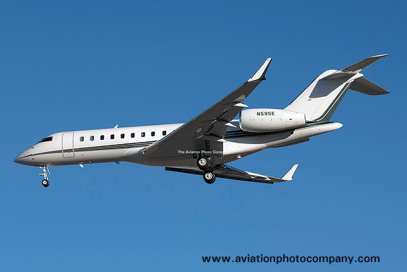 Bombardier BD-700 Global 6000 N595E at Las Vegas IAP (2014)