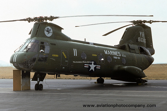 USMC HMM-161 Vertol CH-46F Sea Knight 155305/YR-11 (1975)