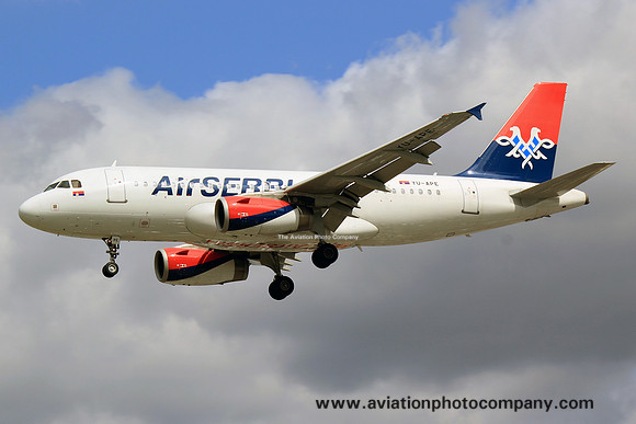 Air Serbia Airbus A319-100 YU-APE at London Heathrow (2015)