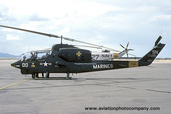 USMC HMA-169 Bell AH-1J Cobra 159210/SN-00 (1976)